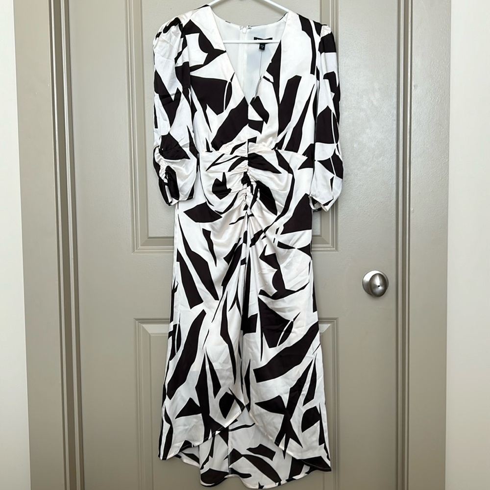 High-low Abstract Pattern Dress - Picture 2 of 6